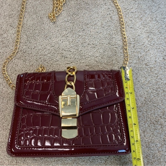 Red burgundy Messenger Bag small Shoulder Bag Crocodile pattern Flap chain Sling - Picture 9 of 12